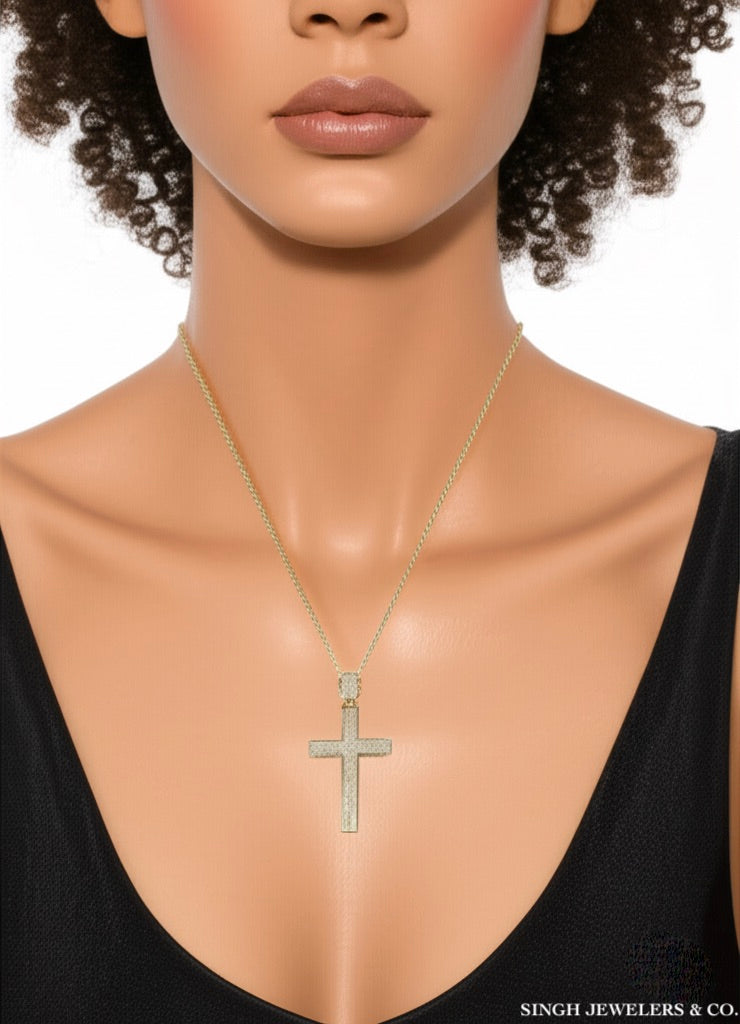 Hip-hop style pavé charm pendant in 10k yellow gold