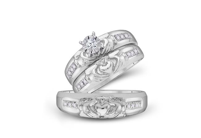 Claddagh Diamond Trio Wedding Ring Set – 1/8 Cttw