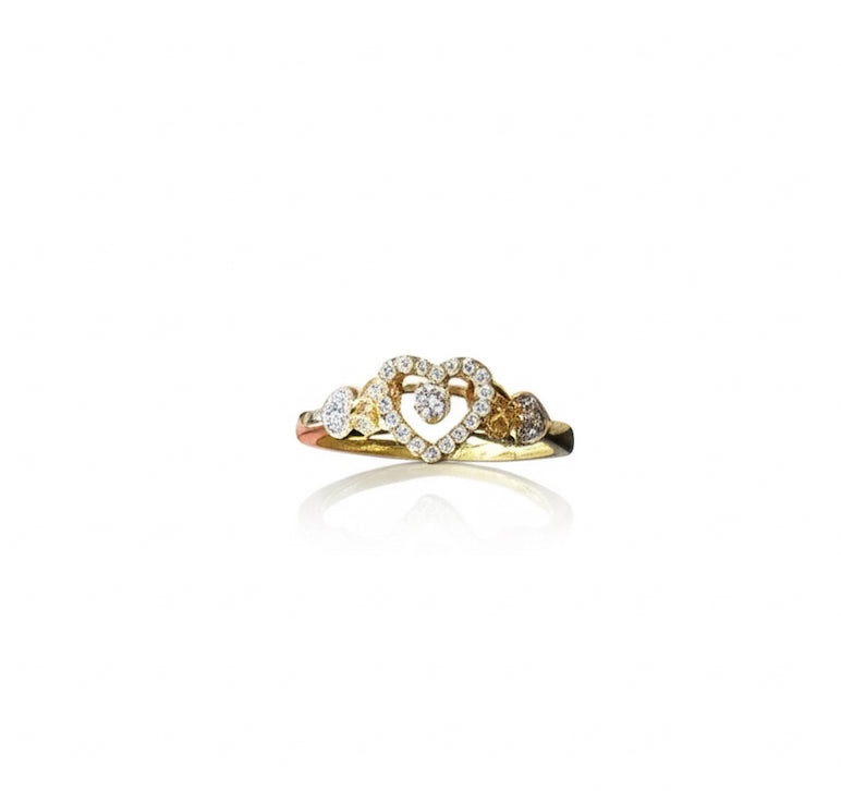 Romantic heart diamond ring, perfect for anniversaries or promises