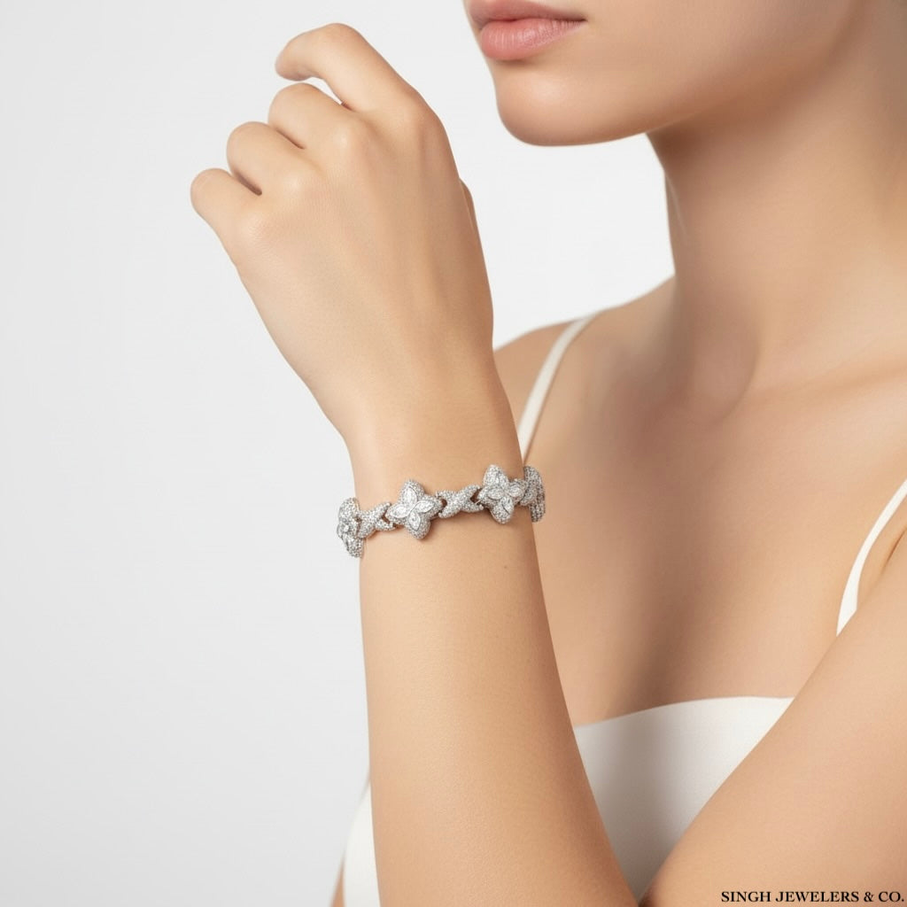 Luminous Clover Bracelet β Moissanite in 925 Silver