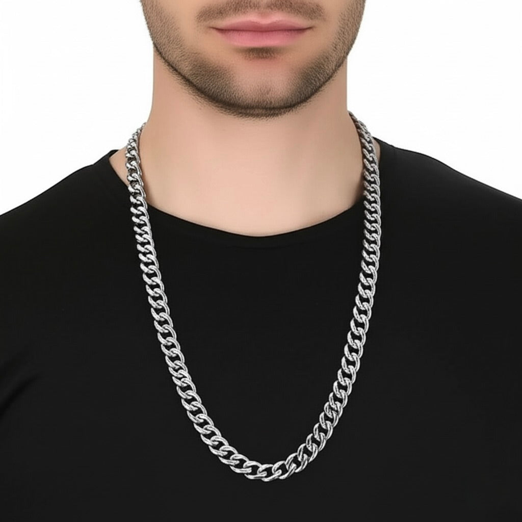 Man wearing stainless steel 7mm Cuban chain 22 inch necklace