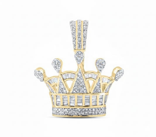 Men’s crown pendant in gold with natural diamonds