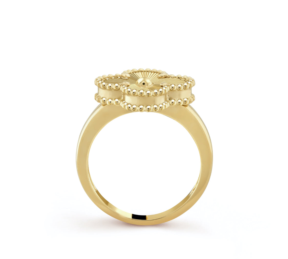 Elegant 12mm Van Clover yellow gold ring